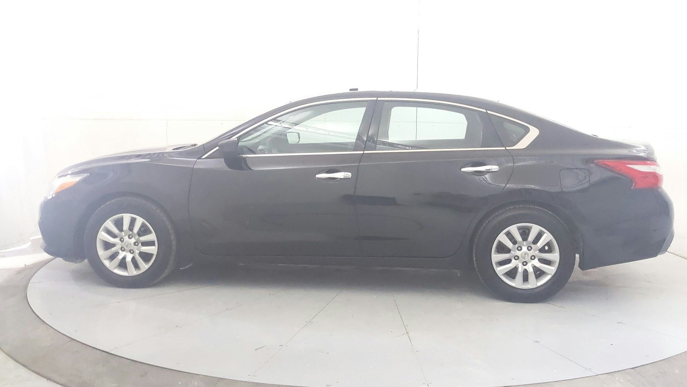 2018 Nissan Altima S's photo
