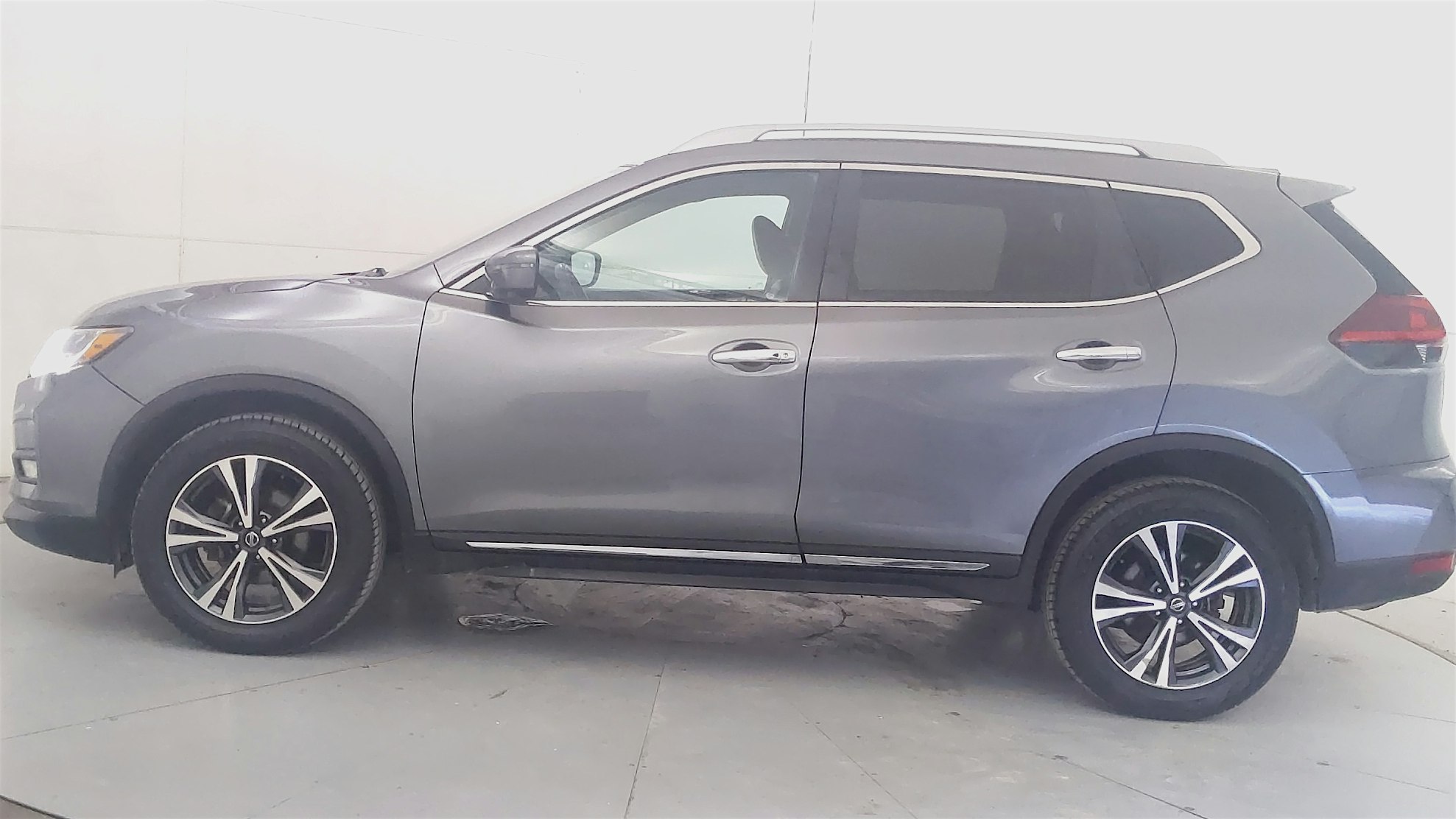 2018 Nissan Rogue SL's photo