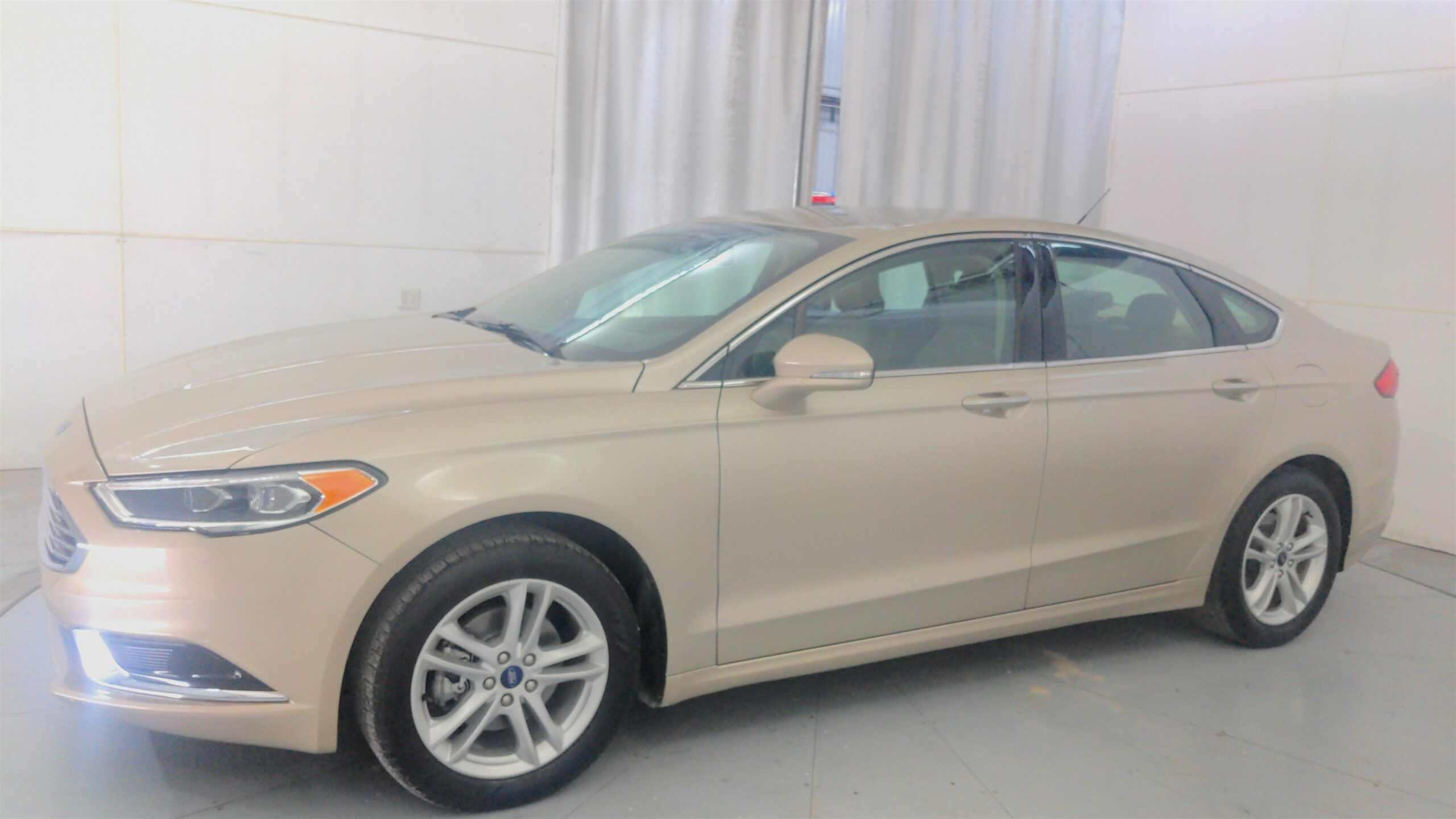 2018 Ford Fusion SE's photo