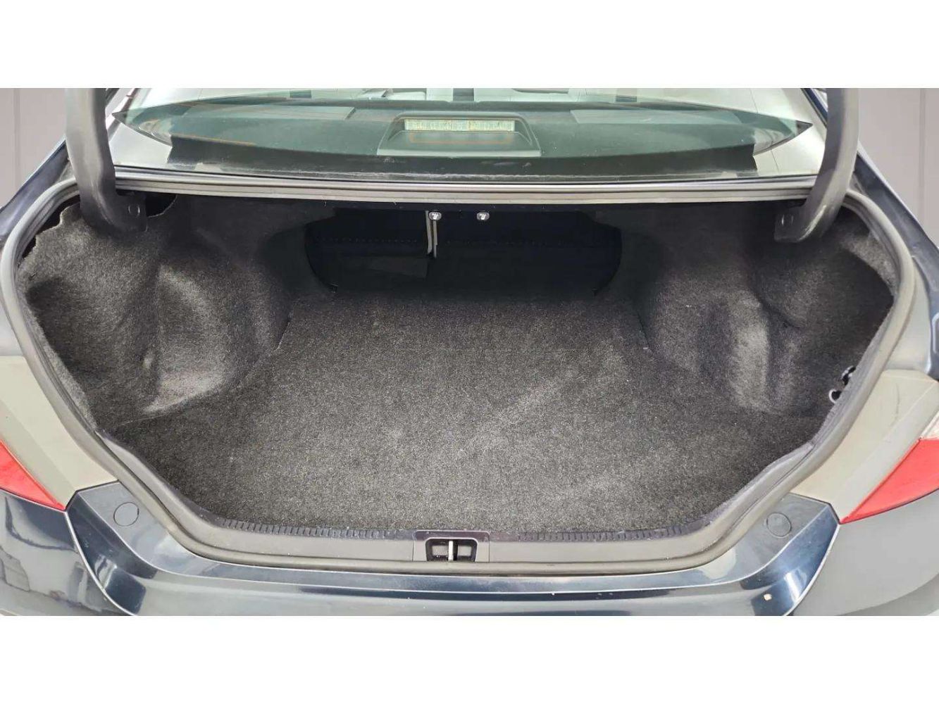 2017 Toyota Camry LE - Photo 16