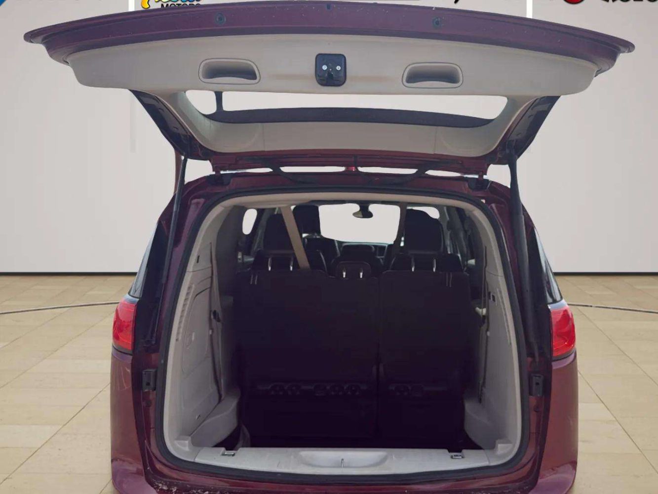2019 Chrysler Pacifica Limited - Photo 16