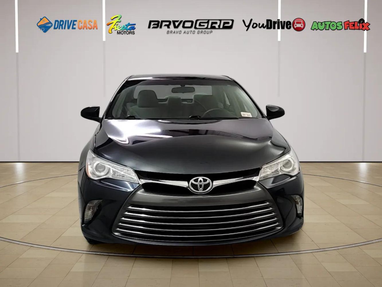 2017 Toyota Camry LE - Photo 8