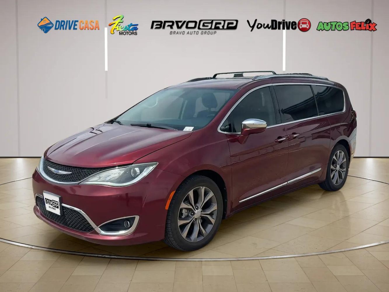 2019 Chrysler Pacifica Limited's photo