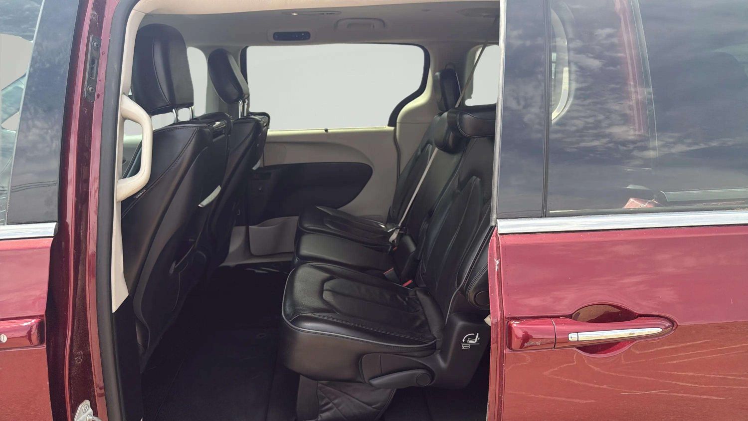 2019 Chrysler Pacifica Limited - Photo 14