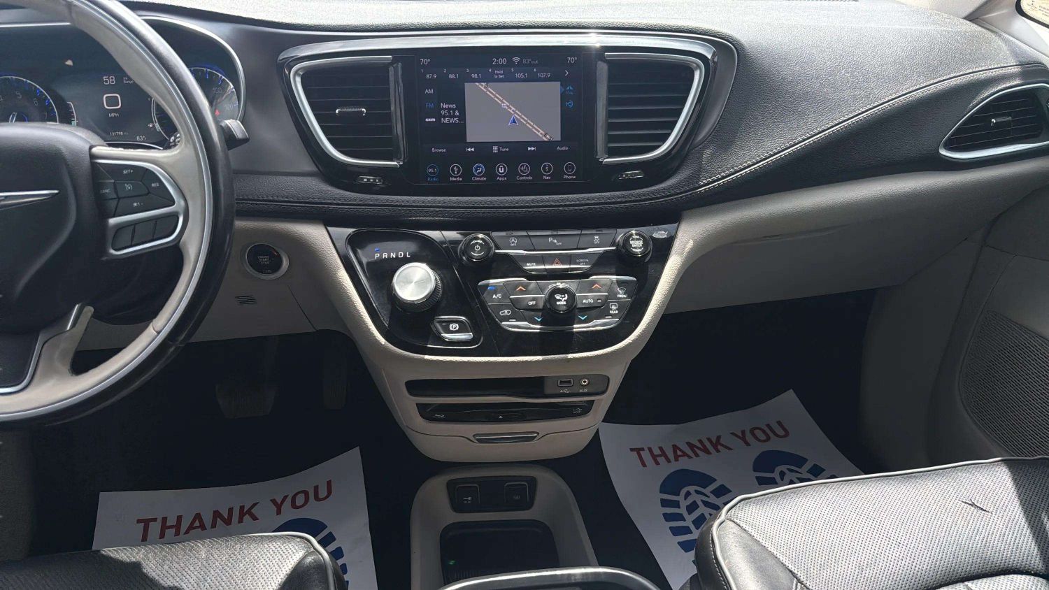 2019 Chrysler Pacifica Limited - Photo 11