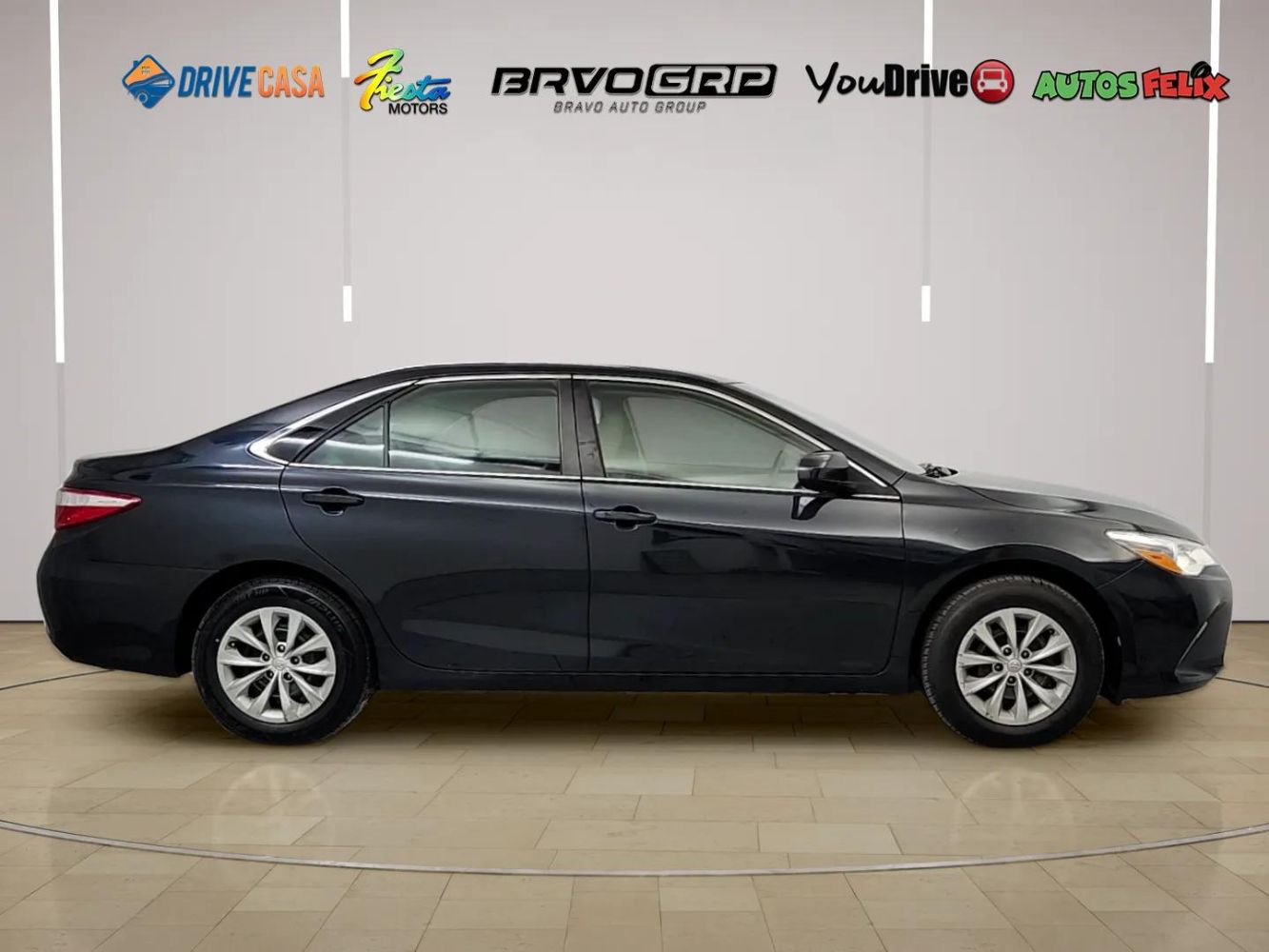 2017 Toyota Camry LE - Photo 6