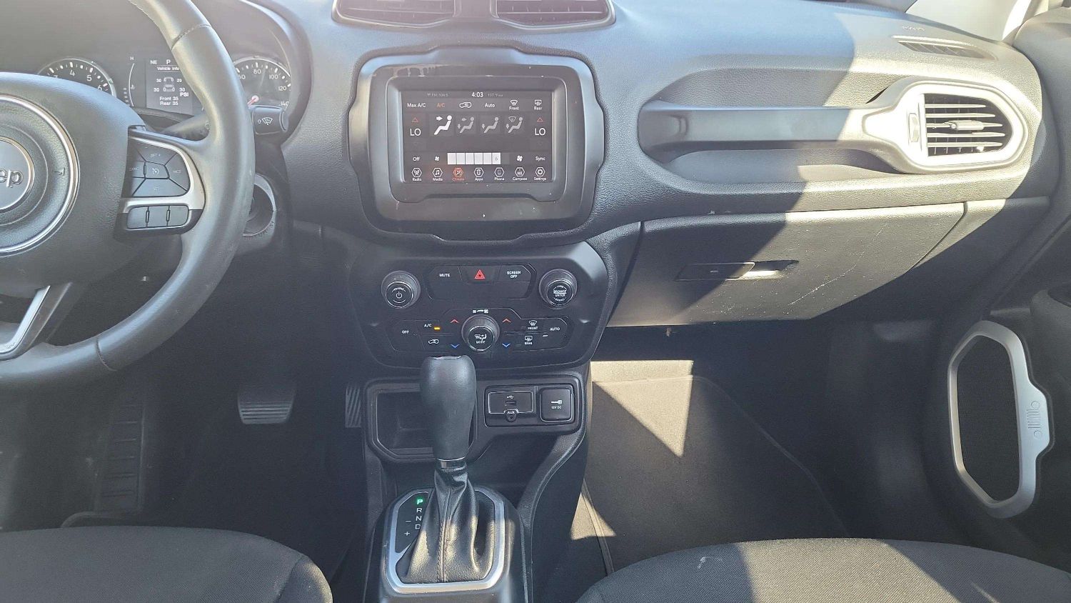 2020 Jeep Renegade Latitude - Photo 11