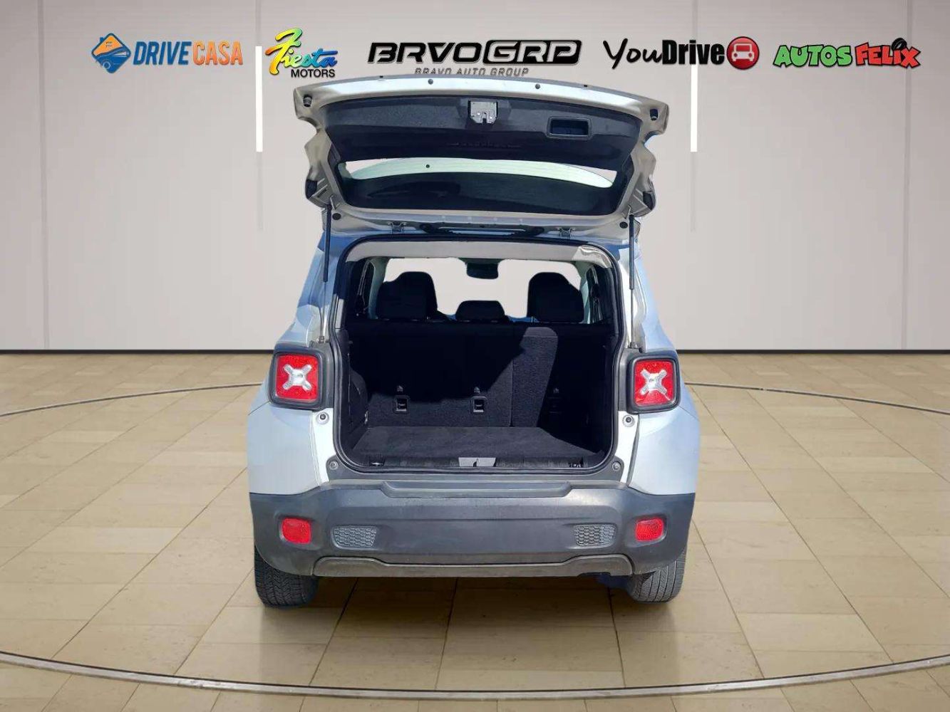 2020 Jeep Renegade Latitude - Photo 16