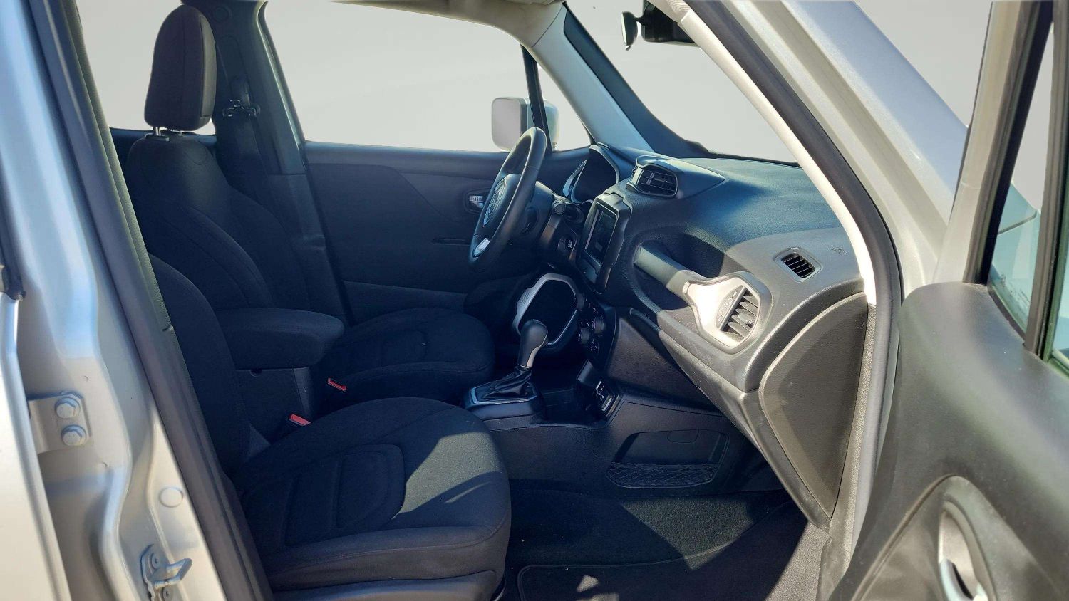 2020 Jeep Renegade Latitude - Photo 15