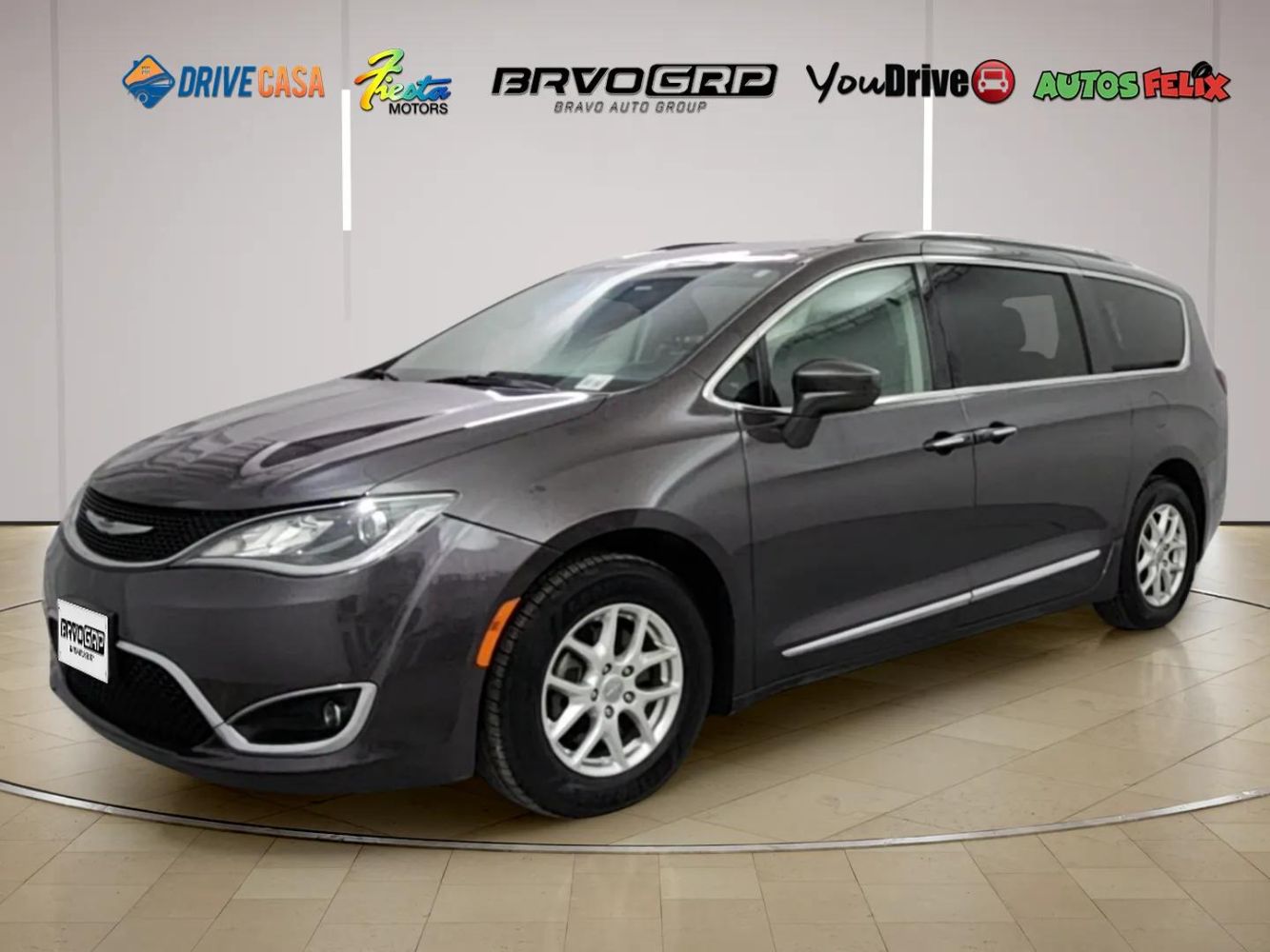 2020 Chrysler Pacifica Touring L's photo