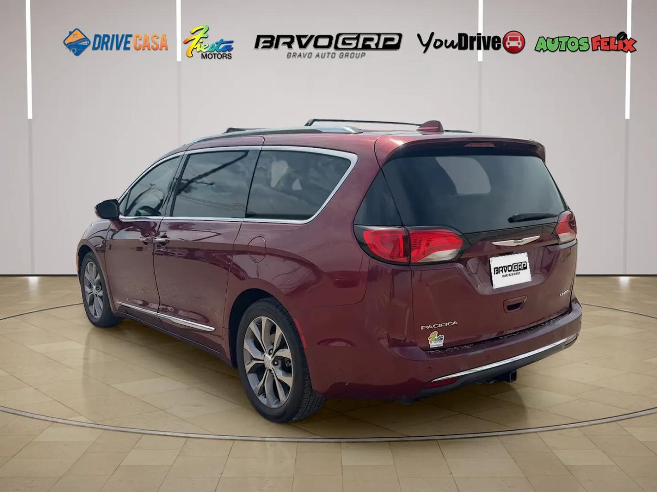 2019 Chrysler Pacifica Limited - Photo 3