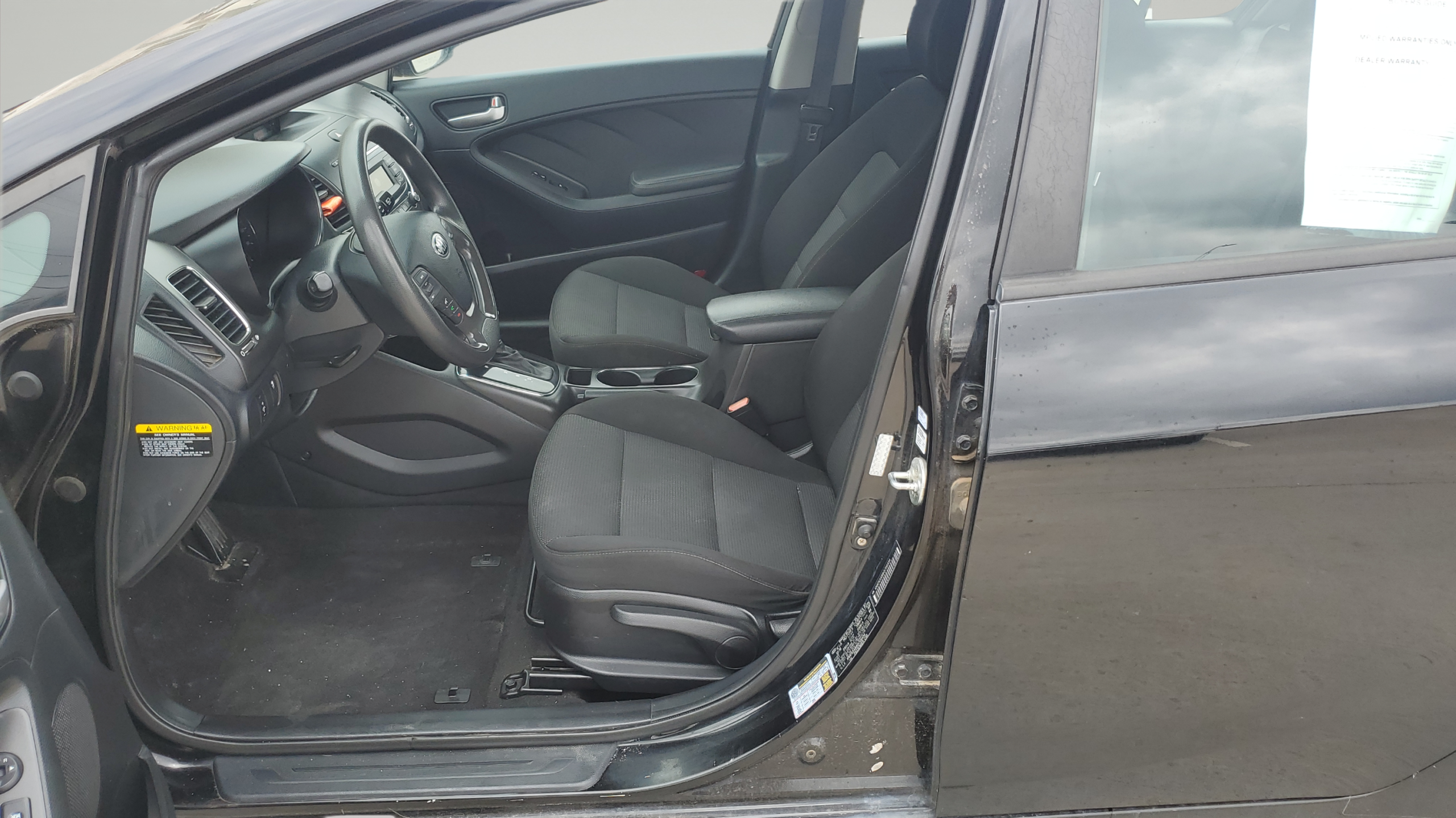 2017 Kia Forte5 LX - Photo 12