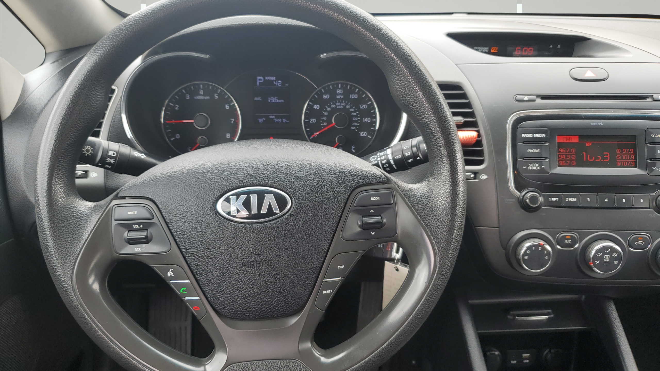 2017 Kia Forte5 LX - Photo 10