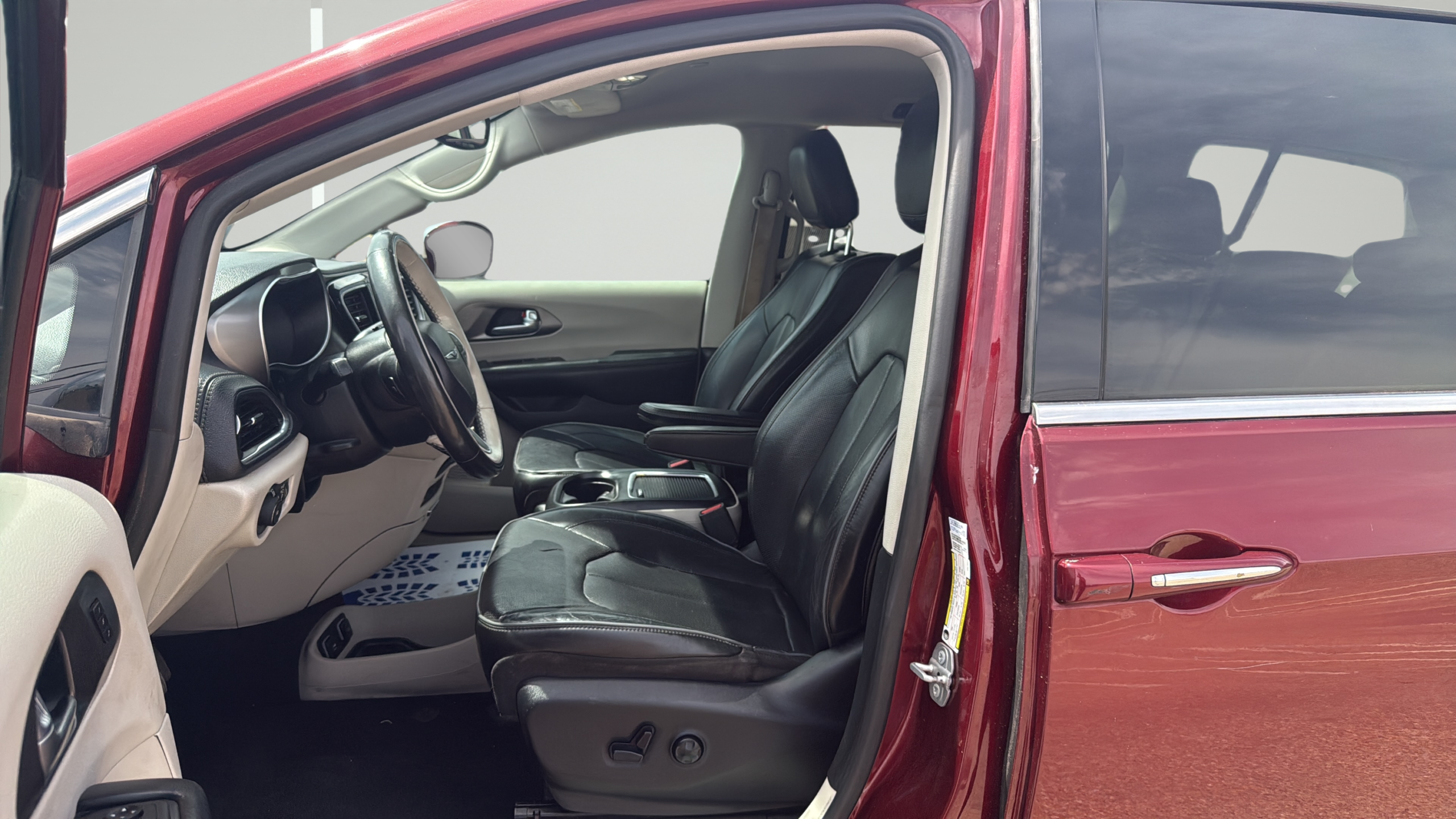2019 Chrysler Pacifica Limited - Photo 12