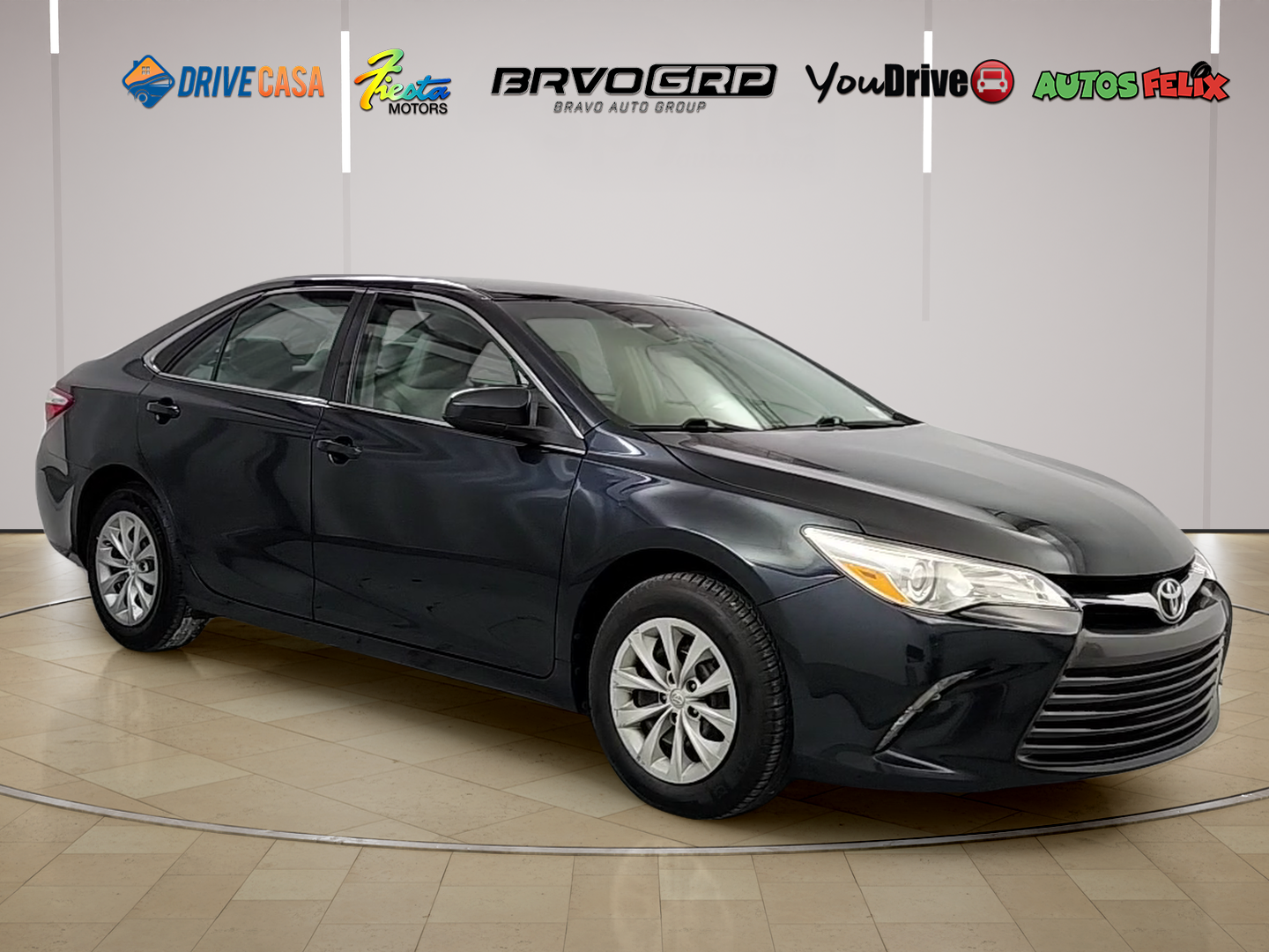 2017 Toyota Camry LE - Photo 7