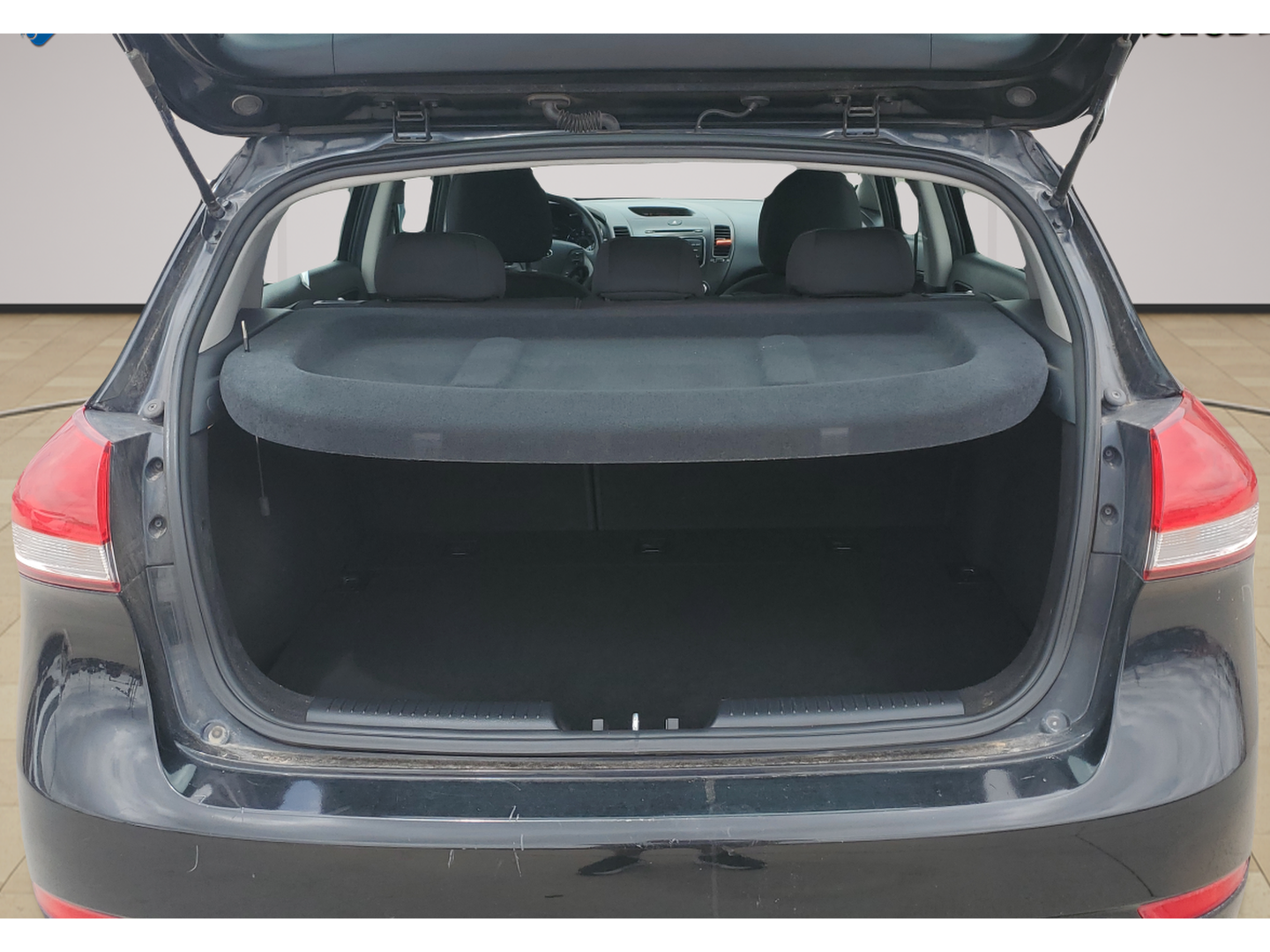 2017 Kia Forte5 LX - Photo 16