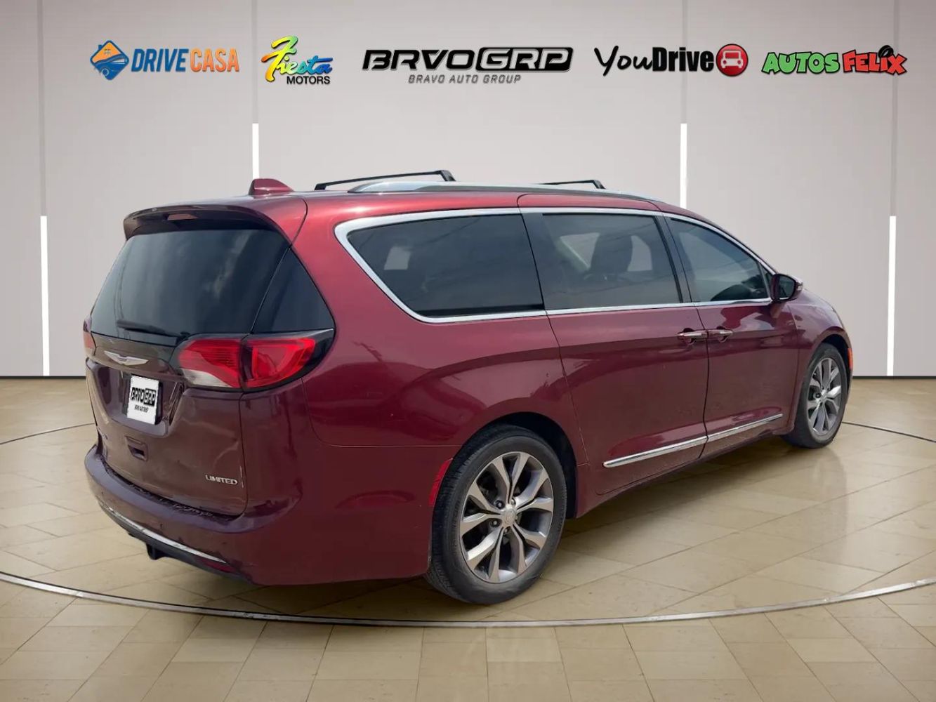 2019 Chrysler Pacifica Limited - Photo 5